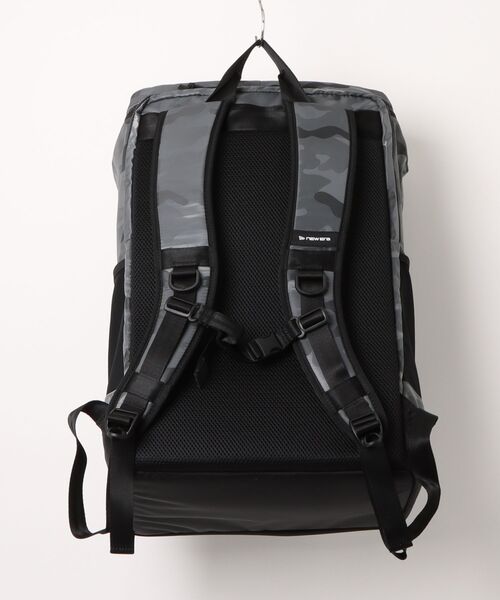 NEW ERA(ニューエラ)の「ニューエラ ボックスパックラージ バックパックリュック 大容量46L(バックパック/リュック・メンズ・グレー・FREE)」の2枚目の写真