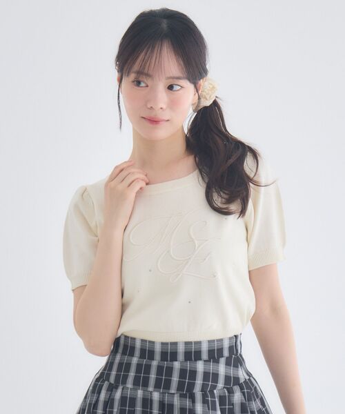ems excite(エムズエキサイト)の「ロゴ刺繍パフ袖NT(ニット/セーター・レディース・ピンク/ナチュラル/グリーン・FREE)」の5枚目の写真