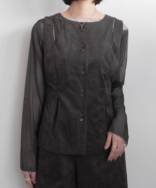 sahara(サハラ)の「【26AW PRE ORDER】Faux Suede Slit Vest(ベスト・レディース・ブラック/チャコール/ボルドー・FREE)」の2枚目の写真