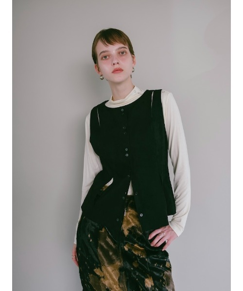 sahara(サハラ)の「【26AW PRE ORDER】Faux Suede Slit Vest(ベスト・レディース・ブラック/チャコール/ボルドー・FREE)」の6枚目の写真