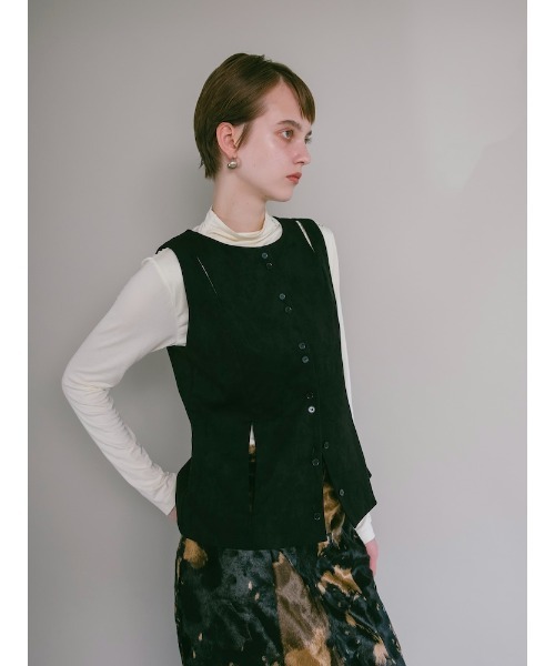 sahara(サハラ)の「【26AW PRE ORDER】Faux Suede Slit Vest(ベスト・レディース・ブラック/チャコール/ボルドー・FREE)」の7枚目の写真