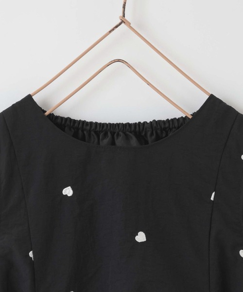 LOWRYS FARM(ローリーズファーム)の「バルーンNSシシュウワンピース 878197(ワンピース・キッズ・グリーン系その他3/ブラック・130cm/120cm/150cm/110cm/140cm)」の13枚目の写真