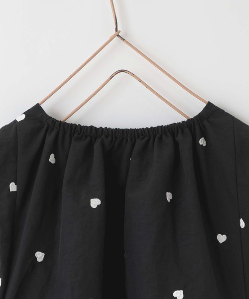 LOWRYS FARM(ローリーズファーム)の「バルーンNSシシュウワンピース 878197(ワンピース・キッズ・グリーン系その他3/ブラック・130cm/120cm/150cm/110cm/140cm)」の18枚目の写真
