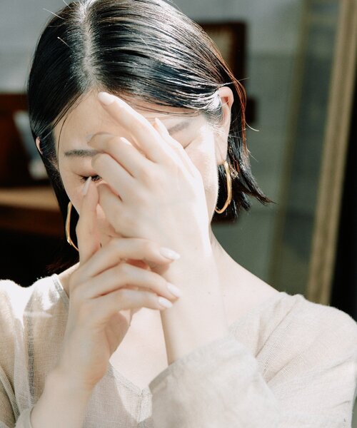 ear PAPILLONNER（イアパピヨネ）の「《金属アレルギー対応/ステンレス》変形ビッグフープピアス（ピアス（両耳用）・レディース・ゴールド/シルバー・FREE）」の16枚目の写真