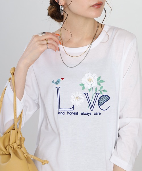 BRODIAEA(ブローディア)の「BRODIAEA フラワーロゴデザインチュニック(Tシャツ/カットソー・レディース・ピンク/ブラック/グリーン/オフホワイト・40)」の1枚目の写真