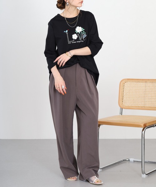 BRODIAEA(ブローディア)の「BRODIAEA フラワーロゴデザインチュニック(Tシャツ/カットソー・レディース・ピンク/ブラック/グリーン/オフホワイト・40)」の16枚目の写真
