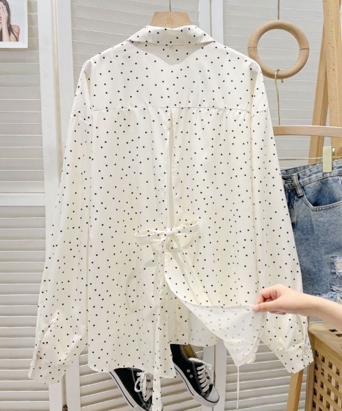 NANEA(ナネア)の「ドット柄レギュラーシャツシャツ(シャツ/ブラウス・レディース・ホワイト・MEDIUM)」の3枚目の写真