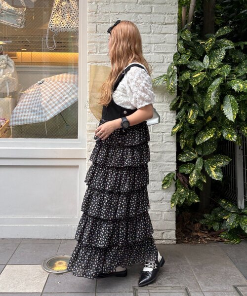 w closet(ダブルクローゼット)の「《お気に入り登録累計1.5万越え》フリルティアードジャンパースカート/ワンピース(ジャンパースカート・レディース・レッド/ブルー/ブラック/アイボリー/ベージュ・FREE)」の14枚目の写真