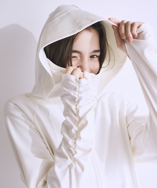 Maison de FLEUR（メゾンドフルール）の「UVカットパーカー（パーカー・レディース・オフホワイト/ピンク・FREE）」の11枚目の写真