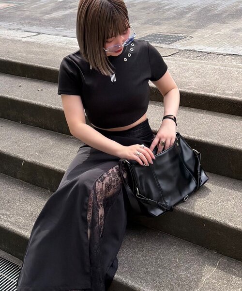 Mavie..7(メヴィセットゥ)の「【Mavie..7】クリップフラップショルダー(ショルダーバッグ・レディース・ブラック・FREE)」の2枚目の写真