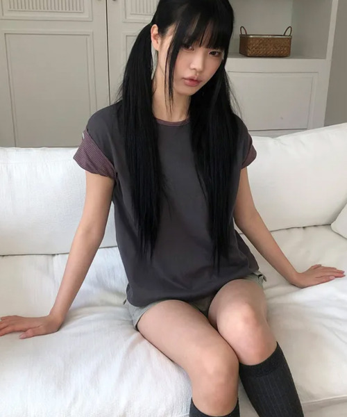 VIVID LADY（ビビッドレディー）の「配色ボーダー ロールアップ半袖Tシャツ（Tシャツ/カットソー・レディース・チャコールグレー/ホワイト・FREE）」の17枚目の写真