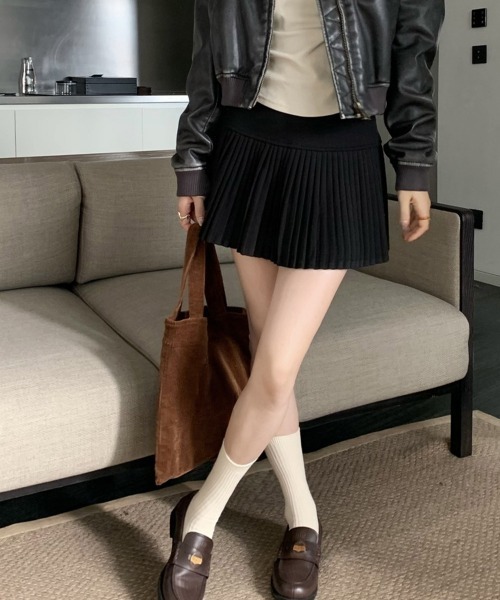 Miniministore(ミニミニストア)の「ニットプリーツ ミニスカート レディース(スカート・レディース・ダークグレー/ブラウン/ブラック/アイボリー・L/M)」の2枚目の写真