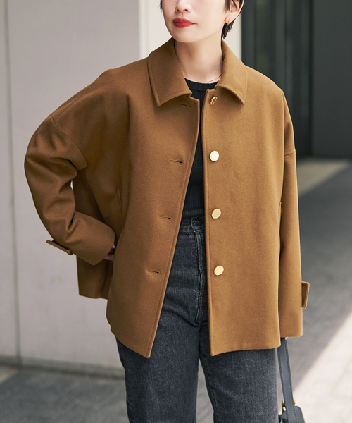 Spick & Span(スピックアンドスパン)の「《40周年 別注 / 》Traditional Weatherwear MALTON B/T SHORT*(ステンカラーコート・レディース・ネイビー/キャメル・34)」の14枚目の写真