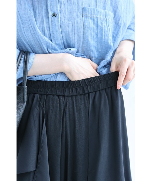 cawaii(カワイイ)の「優雅に揺れるレイヤードドレープのワイドフレアパンツ(その他パンツ・レディース・ブラック/グレー・FREE)」の13枚目の写真