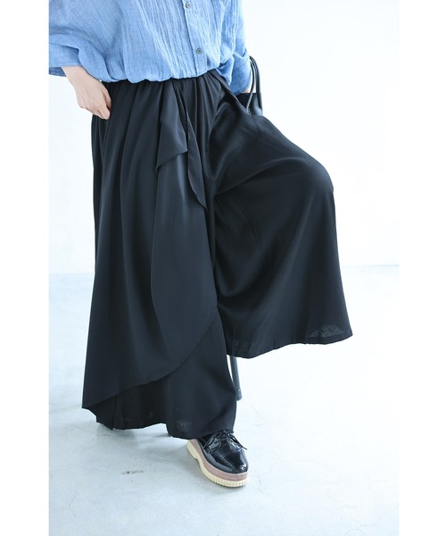 cawaii(カワイイ)の「優雅に揺れるレイヤードドレープのワイドフレアパンツ(その他パンツ・レディース・ブラック/グレー・FREE)」の18枚目の写真