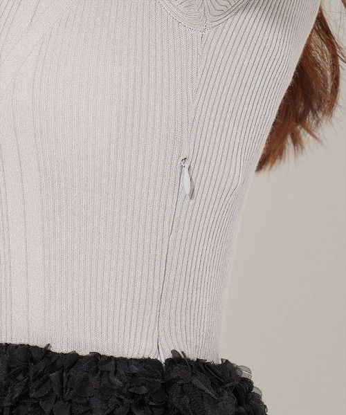 AND COUTURE(アンドクチュール)の「フラワーチュールドッキングニットワンピース(ワンピース・レディース・グレー/ブラック・FREE)」の22枚目の写真