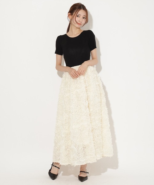 AND COUTURE(アンドクチュール)の「フラワーチュールドッキングニットワンピース(ワンピース・レディース・グレー/ブラック・FREE)」の3枚目の写真