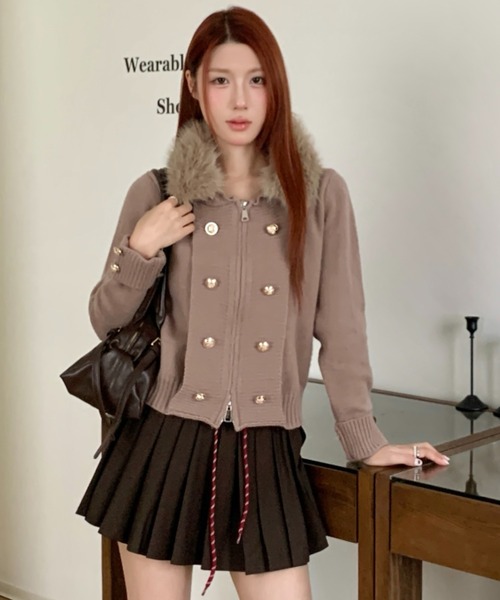 Sibra(シブラ)の「【8色展開】ファーカラーナポレオン金ボタンジップニットカーディガン(カーディガン/ボレロ・レディース・ネイビー/ブラウン/グレー/ベージュ/モカ/アイボリー/ライトグレー/ブラック・M)」の13枚目の写真