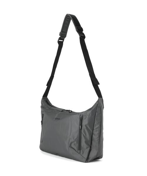 +phenix(プラスフェニックス)の「+phenix/プラスフェニックス/EXPAND SHOULDER BAG 20+(ショルダーバッグ・メンズ・グレー/ブラック・F)」の3枚目の写真