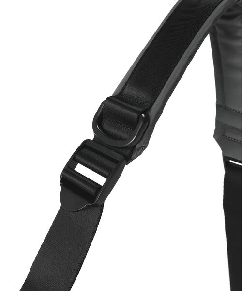 +phenix(プラスフェニックス)の「+phenix/プラスフェニックス/EXPAND SHOULDER BAG 20+(ショルダーバッグ・メンズ・グレー/ブラック・F)」の6枚目の写真