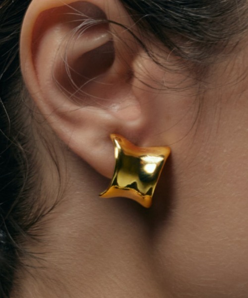 IRIS47(イリスフォーセブン)の「【IRIS 47】flare earring/フレア イヤリング アーティ イヤリング(イヤリング・レディース・シルバー/ゴールド・FREE)」の1枚目の写真