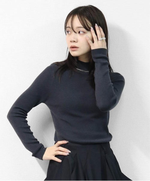 THE CELL.(ザセルドット)の「WOOLブレンド 1×1リブハイネックニット 1×1 RIB HIGH NECK KNIT(ニット/セーター・レディース・ワインレッド/チャコールグレー/パープル/ブラック/ブラウン/アイボリー・FREE)」の20枚目の写真