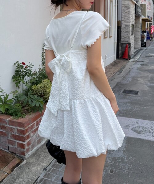 w closet（ダブルクローゼット）の「【バックリボン】エンボスバルーンミニキャミワンピース（ワンピース・レディース・オフホワイト/レッド/ブラック・FREE）」の5枚目の写真