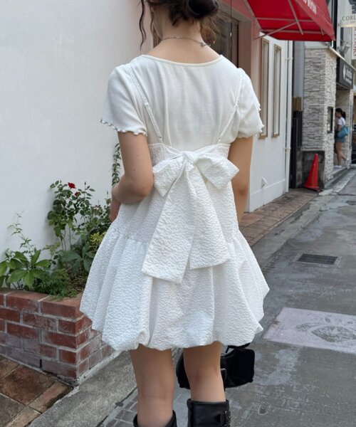 w closet（ダブルクローゼット）の「【バックリボン】エンボスバルーンミニキャミワンピース（ワンピース・レディース・オフホワイト/レッド/ブラック・FREE）」の6枚目の写真