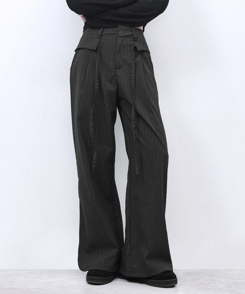 FOLLOWIN(フォロウィン)の「レイヤードウエスト ピンストライプワイドパンツ(スラックス・レディース・ブラック・X-SMALL/LARGE/MEDIUM/SMALL)」の5枚目の写真