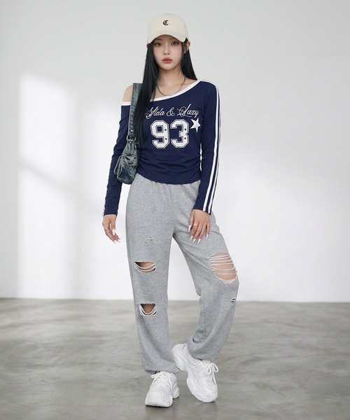 non-hedge(ノンヘッジ)の「ラインオフショルダーロンT(Tシャツ/カットソー・レディース・レッド/ネイビー/ブラック/オフホワイト・FREE)」の14枚目の写真