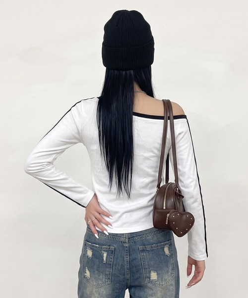 non-hedge(ノンヘッジ)の「ラインオフショルダーロンT(Tシャツ/カットソー・レディース・レッド/ネイビー/ブラック/オフホワイト・FREE)」の22枚目の写真