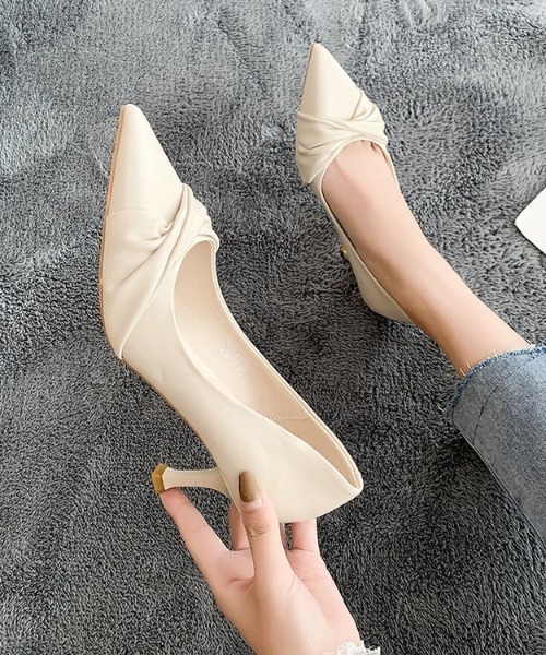 STYLEBLOCK(スタイルブロック)の「ツイストデザインパンプス/5cmヒール(パンプス・レディース・アイボリー/ブラック・23.5cm/24.5cm)」の10枚目の写真