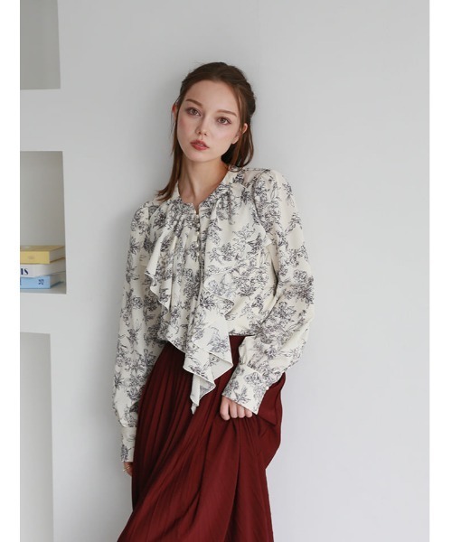 fifth(フィフス)の「【cho____07セレクト】クラシカルフラワープリントパールボタンフリルブラウス(シャツ/ブラウス・レディース・アイボリー/グレイッシュベージュ・M)」の10枚目の写真