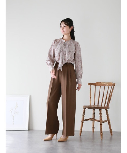 fifth(フィフス)の「【cho____07セレクト】クラシカルフラワープリントパールボタンフリルブラウス(シャツ/ブラウス・レディース・アイボリー/グレイッシュベージュ・M)」の17枚目の写真