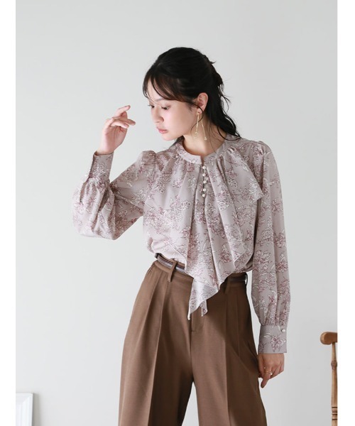 fifth(フィフス)の「【cho____07セレクト】クラシカルフラワープリントパールボタンフリルブラウス(シャツ/ブラウス・レディース・アイボリー/グレイッシュベージュ・M)」の19枚目の写真