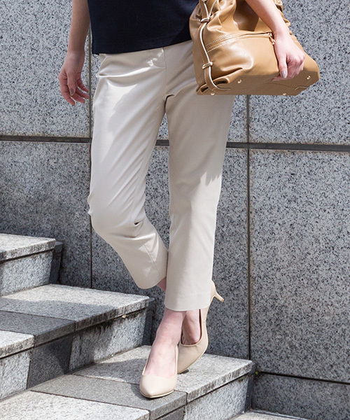 NATURAL BEAUTY BASIC（ナチュラルビューティーベーシック）の「コズミクールクロップドパンツ（その他パンツ・レディース・ベージュ/ネイビー/ホワイト系その他・X-SMALL/MEDIUM/LARGE/SMALL/XX-SMALL）」の2枚目の写真