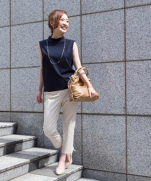 NATURAL BEAUTY BASIC（ナチュラルビューティーベーシック）の「コズミクールクロップドパンツ（その他パンツ・レディース・ベージュ/ネイビー/ホワイト系その他・X-SMALL/MEDIUM/LARGE/SMALL/XX-SMALL）」の7枚目の写真