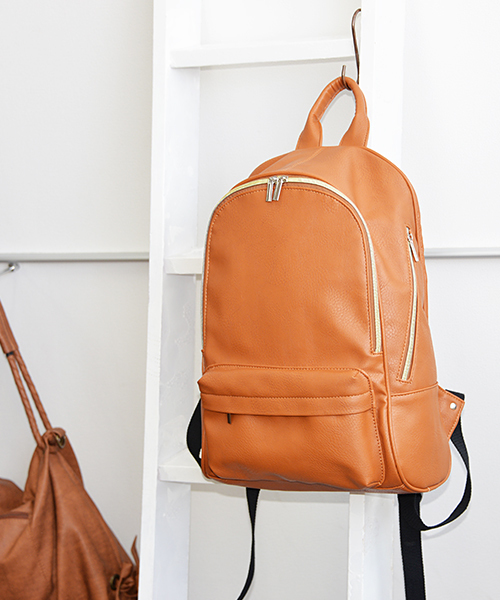 DEVICE(デバイス)の「Rename スクエア シンプル サイド ポケット リュックサック バックパック(バックパック/リュック・レディース・モカ/ネイビー/ブルー系その他/ターコイズブルー/ダークブラウン/キャメル/ブラック/ブラウン系その他/ピンク系その他/ピンク/ブラック×ホワイト/トリコロール/グレー系その他/ブルー系その他2/ブルー系その他3/グレー系その他2/ベージュ×ブラック・FREE)」の22枚目の写真