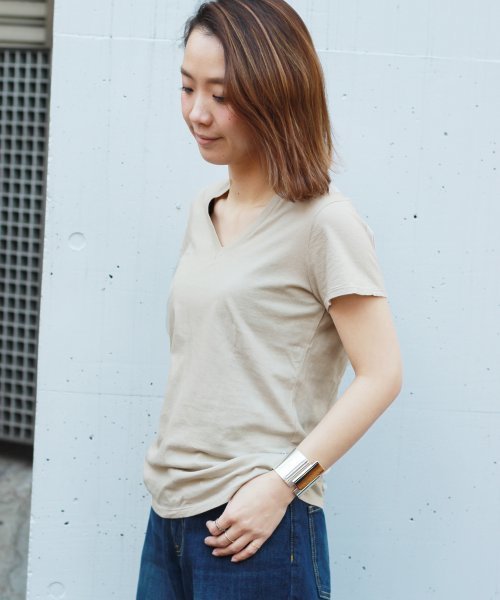 JOURNAL STANDARD relume（ジャーナルスタンダード　レリューム）の「36/-USA 天竺 VネックショートスリーブTシャツ_#（Tシャツ/カットソー・レディース・ホワイト/ピンク/グレー/ベージュ/カーキ・FREE）」の4枚目の写真