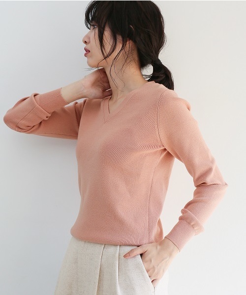 A part by（アパートバイ）の「【WEB限定カラー】14GミリオンHOTVPOニットLS　772856 （ニット/セーター・レディース・オフホワイト/オレンジ/グリーン/ブラック系その他/グレー系その他/ベージュ系その他/ライトパープル/コーラルピンク/ライトブルー/ブラック/グリーン系その他/マスタード/レッド・LARGE/MEDIUM）」の11枚目の写真