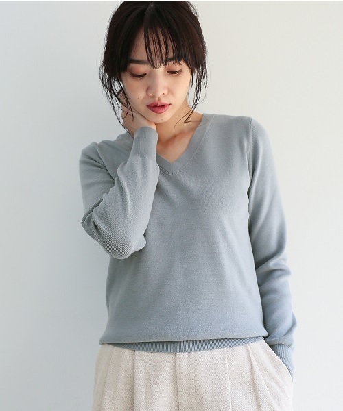 A part by（アパートバイ）の「【WEB限定カラー】14GミリオンHOTVPOニットLS　772856 （ニット/セーター・レディース・オフホワイト/オレンジ/グリーン/ブラック系その他/グレー系その他/ベージュ系その他/ライトパープル/コーラルピンク/ライトブルー/ブラック/グリーン系その他/マスタード/レッド・LARGE/MEDIUM）」の8枚目の写真