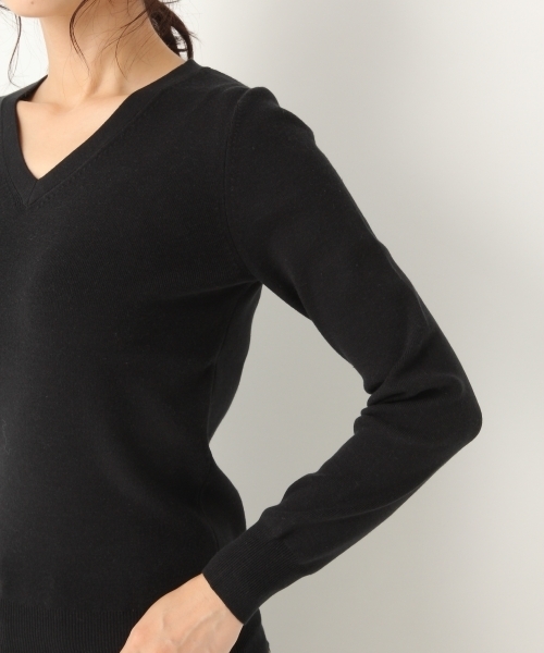 A part by（アパートバイ）の「【WEB限定カラー】14GミリオンHOTVPOニットLS　772856 （ニット/セーター・レディース・オフホワイト/オレンジ/グリーン/ブラック系その他/グレー系その他/ベージュ系その他/ライトパープル/コーラルピンク/ライトブルー/ブラック/グリーン系その他/マスタード/レッド・LARGE/MEDIUM）」の22枚目の写真