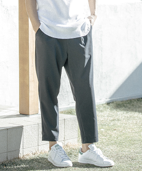 ANGENEHM（アンゲネーム）の「mp5834-1 Tuck Tapered Ankle Pants パンツ（その他パンツ・メンズ・ネイビー/ベージュ/ブラック・M/S/L）」の3枚目の写真