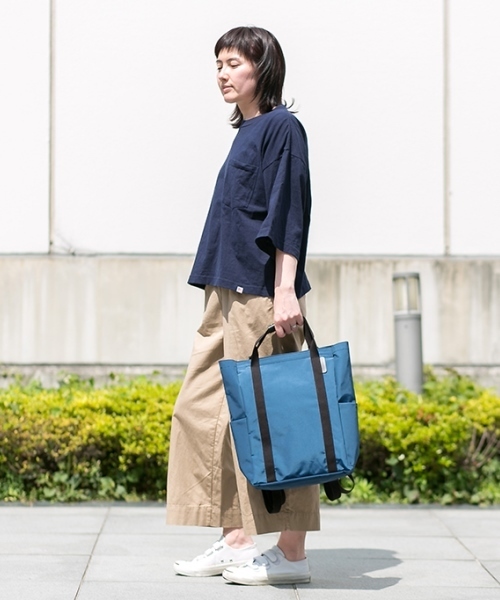 ANONYM CRAFTSMAN DESIGN(アノニムクラフツマンデザイン)の「【ANONYM CRAFTSMAN DESIGN / アノニムクラフツマンデザイン】SUNNY DAY 2WAY TOTE M トートバッグ(トートバッグ・レディース・ブラック/カーキ/ネイビー/マスタード・FREE)」の4枚目の写真