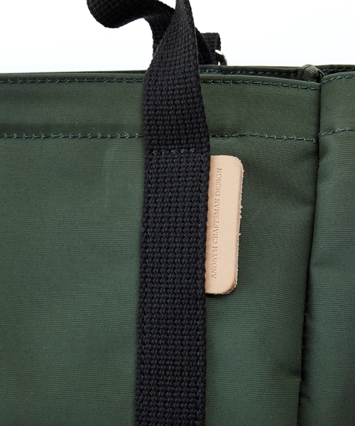 ANONYM CRAFTSMAN DESIGN(アノニムクラフツマンデザイン)の「【ANONYM CRAFTSMAN DESIGN / アノニムクラフツマンデザイン】SUNNY DAY 2WAY TOTE M トートバッグ(トートバッグ・レディース・ブラック/カーキ/ネイビー/マスタード・FREE)」の6枚目の写真
