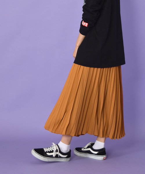w closet(ダブルクローゼット)の「ロング丈プリーツスカート_(スカート・レディース・パープル/オレンジ/キャメル・FREE)」の7枚目の写真