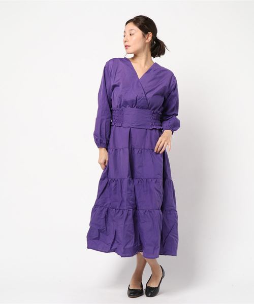 KOBE LETTUCE（コウベレタス）の「シャーリングベルト付き3wayカシュクールティアードマキシワンピース（ワンピース・レディース・ブラック/パープル/オフホワイト/ブルー/ライトカーキ・FREE）」の2枚目の写真