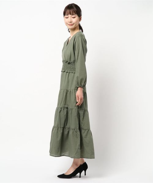 KOBE LETTUCE（コウベレタス）の「シャーリングベルト付き3wayカシュクールティアードマキシワンピース（ワンピース・レディース・ブラック/パープル/オフホワイト/ブルー/ライトカーキ・FREE）」の7枚目の写真