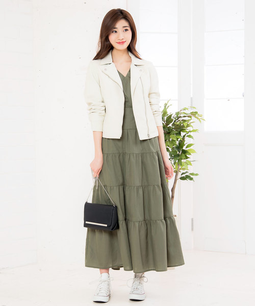 KOBE LETTUCE（コウベレタス）の「シャーリングベルト付き3wayカシュクールティアードマキシワンピース（ワンピース・レディース・ブラック/パープル/オフホワイト/ブルー/ライトカーキ・FREE）」の14枚目の写真