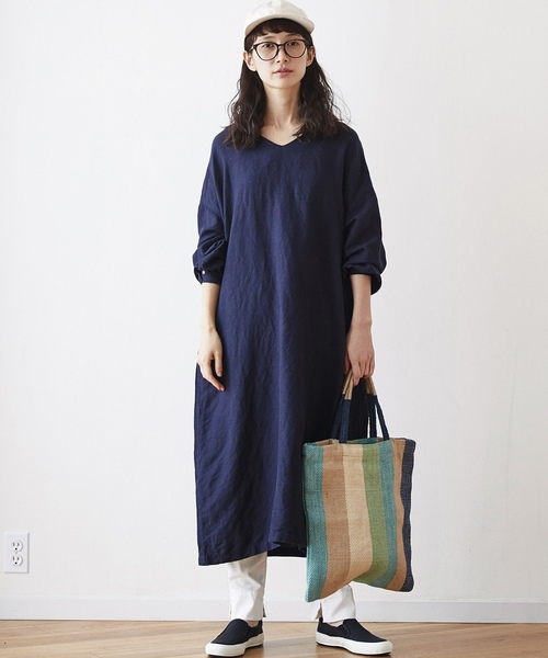 Sunny clouds（サニークラウズ）の「サニークラウズ　Ｖネックのサックドレス（ワンピース・レディース・ピンク/ネイビー・MEDIUM/LARGE/X-LARGE/XX-LARGE/NM）」の3枚目の写真